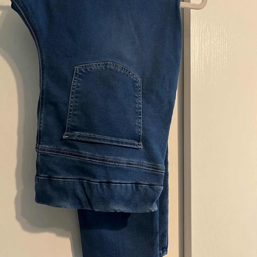 Women blue  Jeans Coldwater Creek 18 plus on stretch